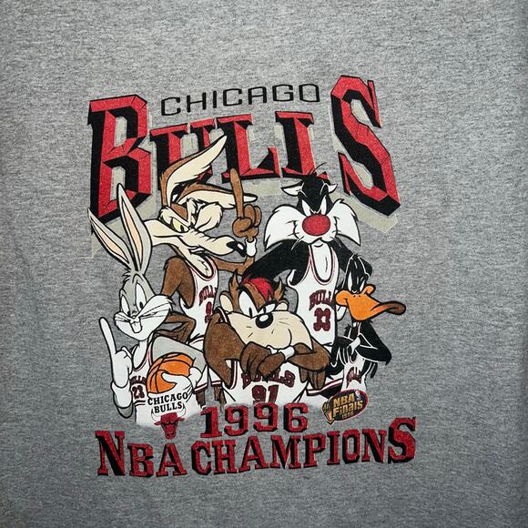 1996 Vintage Looney Toons NBA Chicago Bulls Short Sleeve T-Shirt Size Large - Picture 2 of 7